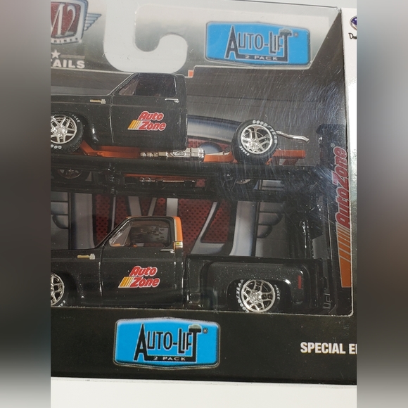Autozone Collectible Chevrolet truck - Picture 4 of 4